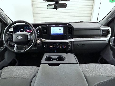 Used 2025 Ford F250 4x4 Crew Cab Super Duty image 13