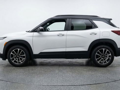 Used 2025 Chevrolet TrailBlazer LT image 5