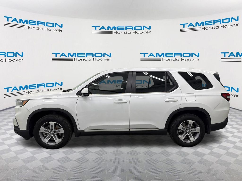 Used 2025 Honda Pilot EX-L image 2