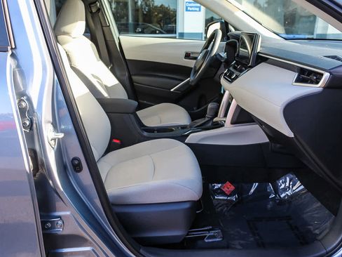 Used 2023 Toyota Corolla Cross L image 16