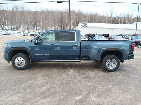 New 2026 GMC Sierra 3500 Denali w/ Denali Reserve Package AWD/4WD image 4