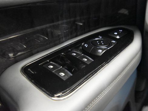 Used 2018 Lincoln Navigator Reserve w/ Technology Package image 34