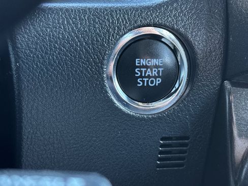 Certified 2022 Toyota 4Runner TRD Off-Road image 28