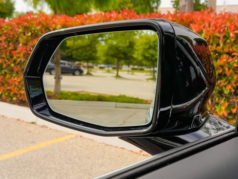 Certified 2025 Cadillac XT6 Premium Luxury w/ Platinum Package image 28