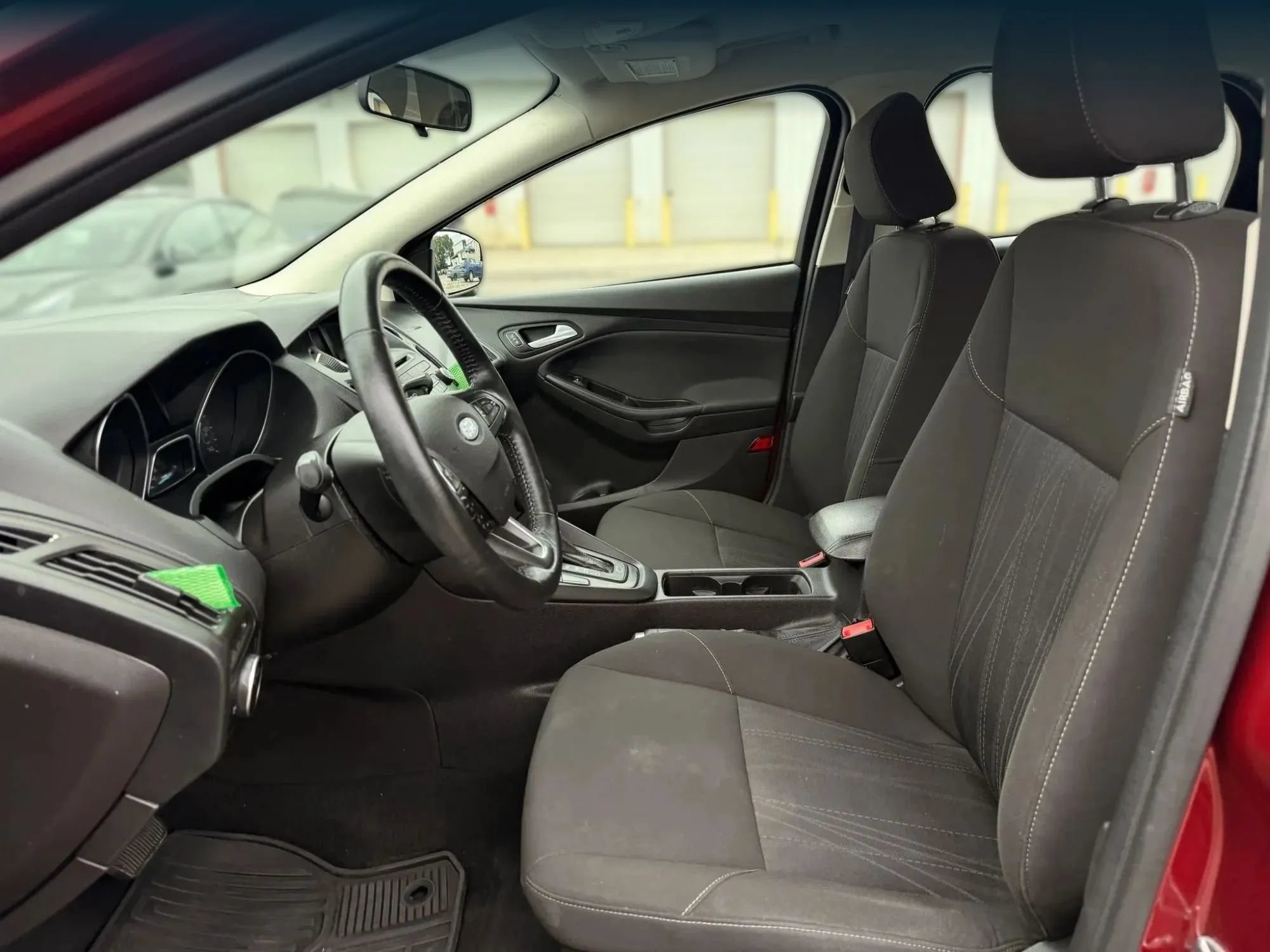 Used 2015 Ford Focus SE w/ SE Cold Weather Package FWD image 2