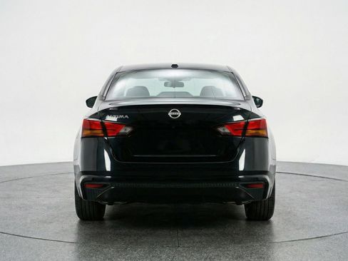 Used 2025 Nissan Altima 2.5 SV FWD image 7