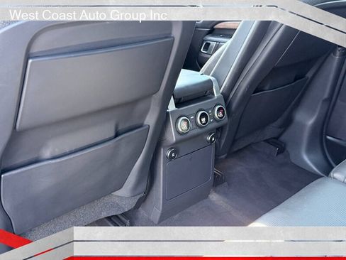 Used 2018 Land Rover Discovery HSE Luxury AWD/4WD image 19