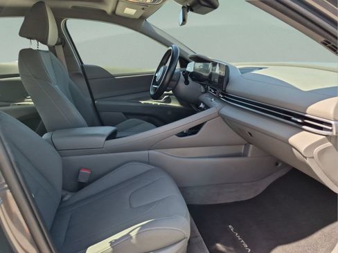 Used 2024 Hyundai Elantra SEL w/ Convenience Package FWD image 20