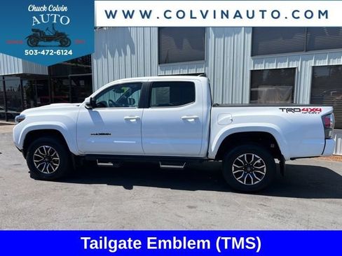 Used 2022 Toyota Tacoma TRD Sport w/ Black Out Package (TMS) AWD/4WD image 10