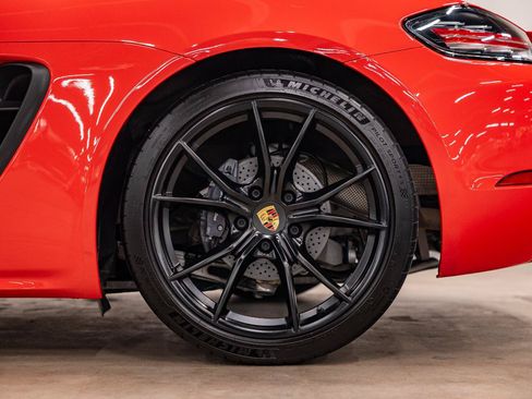 Used 2022 Porsche 718 Cayman RWD image 28