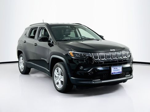 Used 2022 Jeep Compass Latitude AWD/4WD image 3