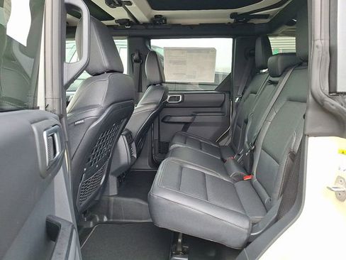 New 2025 Ford Bronco Badlands image 5