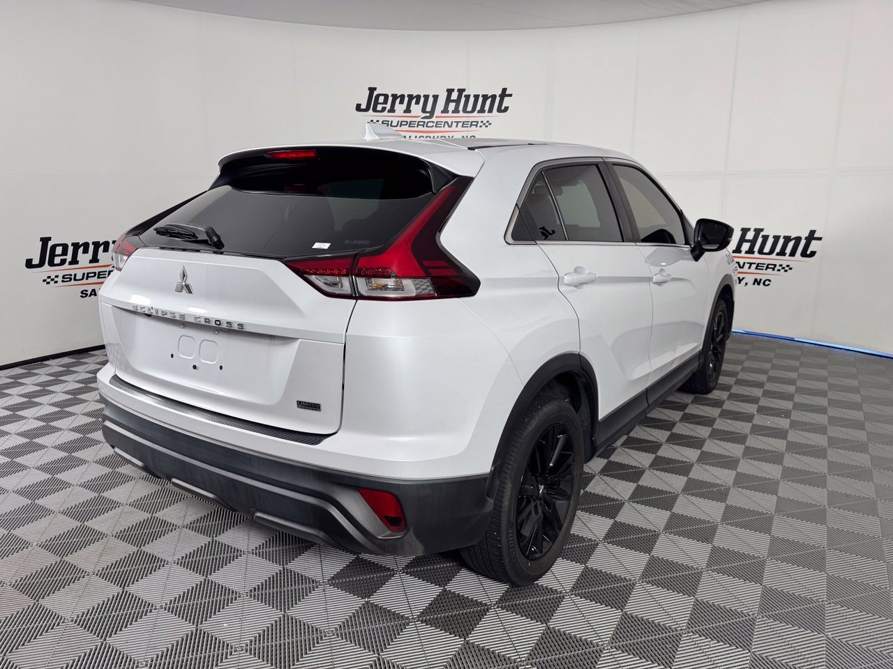 Used 2023 Mitsubishi Eclipse Cross LE AWD/4WD image 7