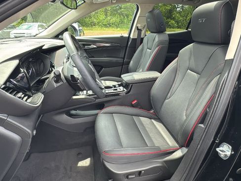 Used 2023 Buick Envision Essence w/ Sport Touring Package AWD/4WD image 8