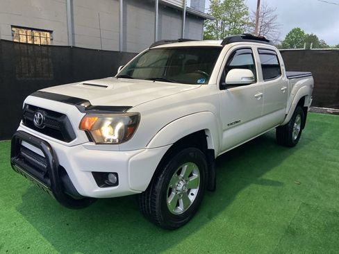 Used 2013 Toyota Tacoma 4x4 Double Cab w/ TRD Sport Pkg image 11