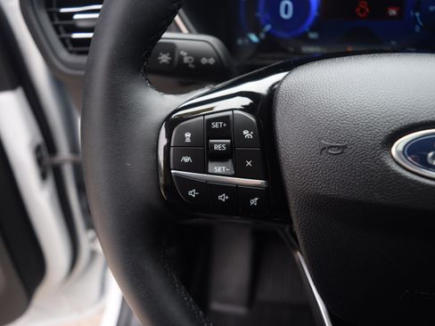 Used 2022 Ford Escape Titanium w/ Class II Trailer Tow Package image 6