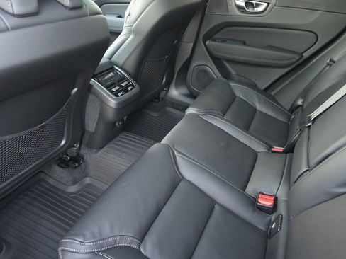 New 2026 Volvo XC60 B5 Ultra w/ Protection Package Premier image 11