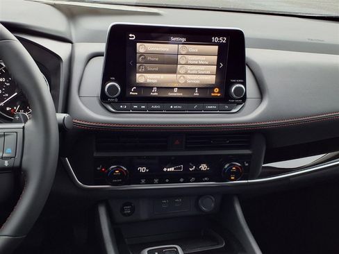 New 2026 Nissan Rogue SV AWD/4WD image 16