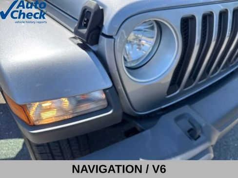 Used 2021 Jeep Wrangler Unlimited Sahara AWD/4WD image 31