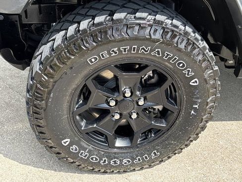 Used 2023 Jeep Wrangler Unlimited w/ Cold Weather Group AWD/4WD image 12
