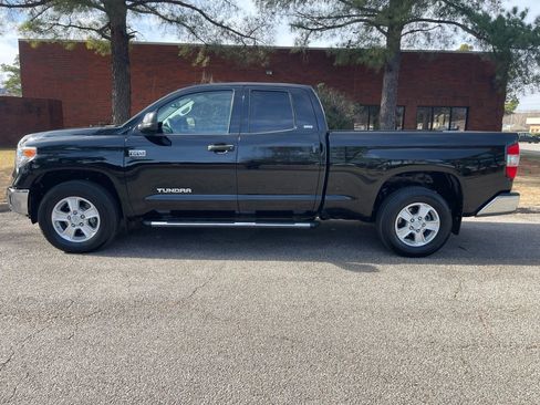 Used 2016 Toyota Tundra SR5 image 2