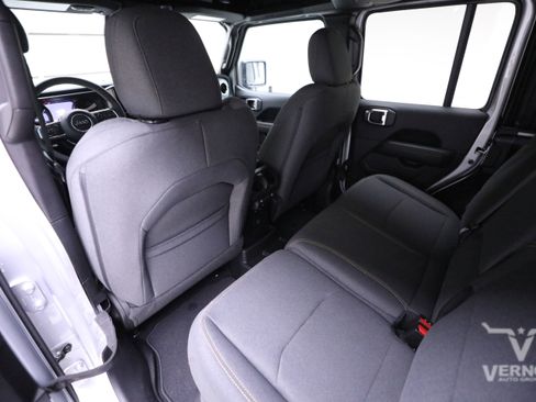 New 2024 Jeep Wrangler Sahara w/ Technology Group image 9