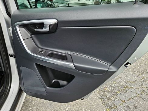 Used 2015 Volvo XC60 T5 AWD/4WD image 15