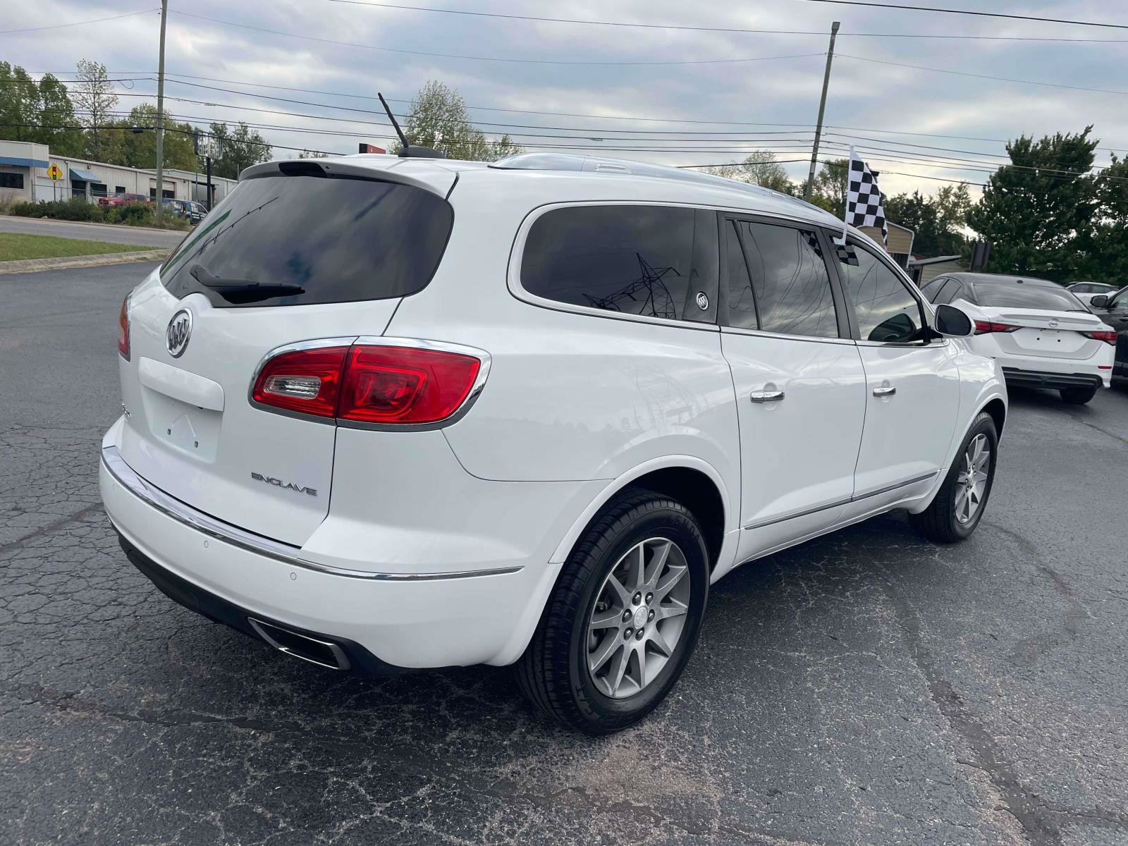 Used 2017 Buick Enclave Leather FWD image 8