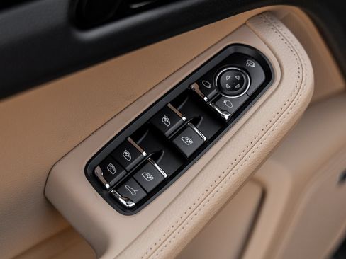 New 2026 Porsche Macan AWD/4WD image 21