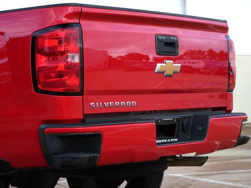 Used 2018 Chevrolet Silverado 1500 Custom w/ Custom Convenience Package RWD image 31