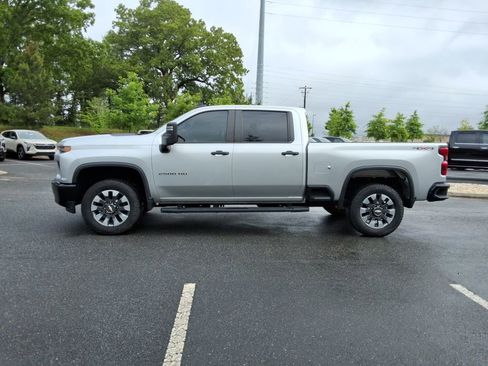 Used 2022 Chevrolet Silverado 2500 Custom w/ Infotainment Package AWD/4WD image 8