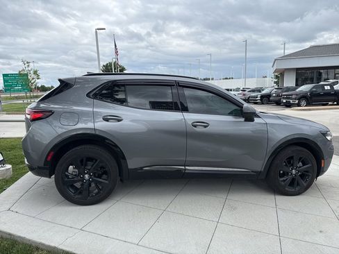 Used 2022 Buick Envision Essence w/ Technology Package I FWD image 2