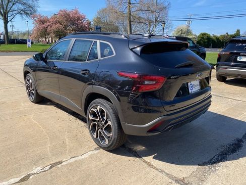 New 2026 Chevrolet Trax RS w/ Sunroof Package FWD image 8
