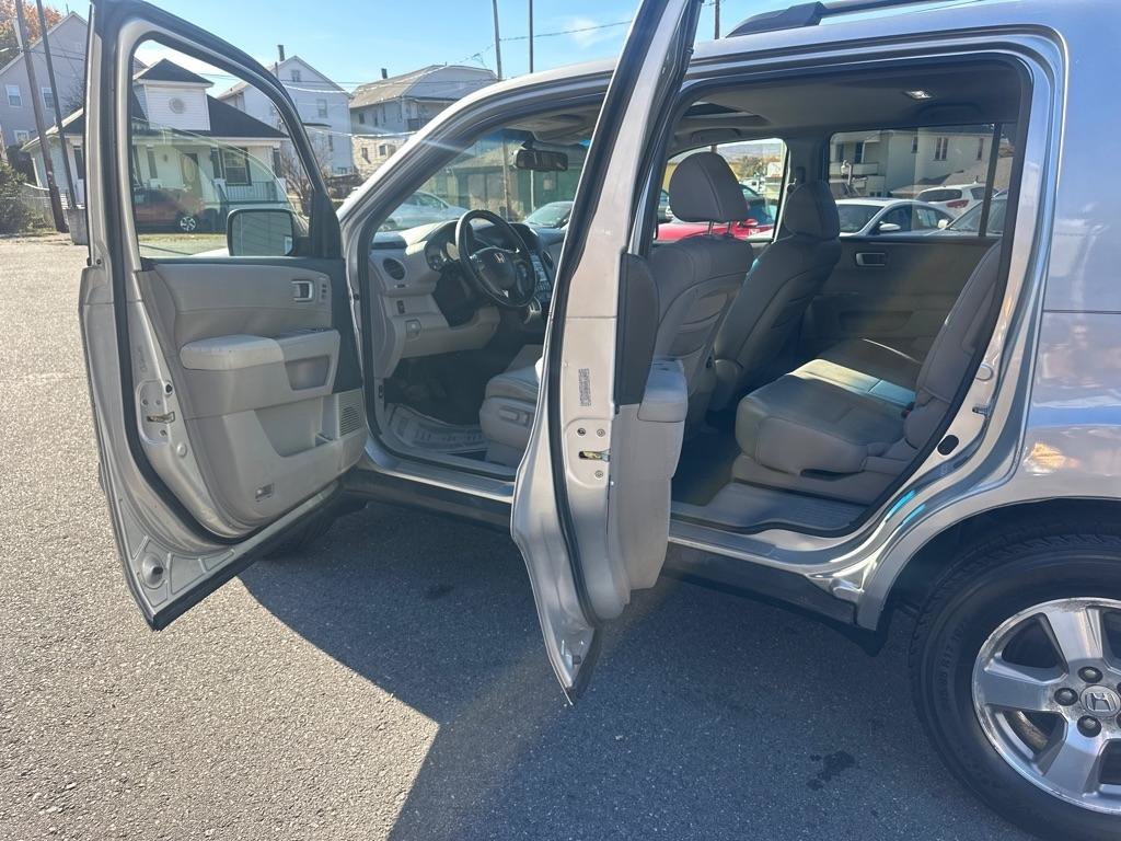 Used 2010 Honda Pilot EX-L image 16