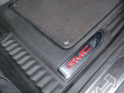 Used 2024 GMC Sierra 2500 AT4 w/ AT4 Premium Plus Package AWD/4WD image 36