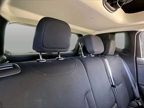 Used 2020 Jeep Renegade Altitude w/ UConnect 8.4 Nav Group AWD/4WD image 20