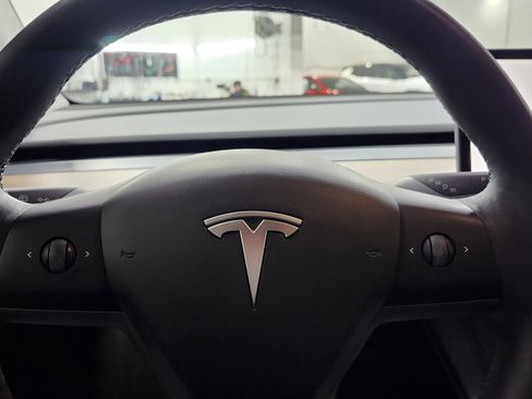 Used 2024 Tesla Model Y Long Range image 29