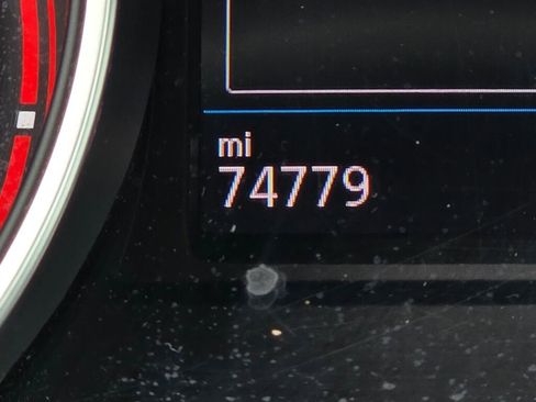 Used 2020 Volkswagen Tiguan SE image 34