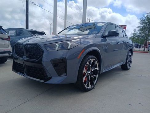 New 2026 BMW X2 xDrive28i AWD/4WD image 3