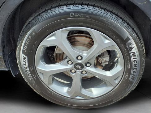 Used 2024 Ford Escape ST-Line w/ Tech Pack #1 AWD/4WD image 8