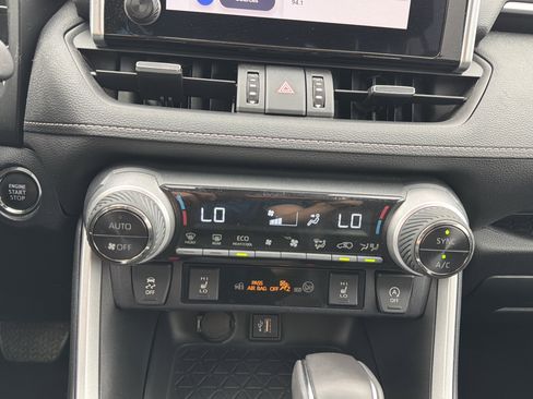 Used 2023 Toyota RAV4 XLE Premium AWD/4WD image 21
