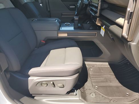 New 2025 GMC Hummer EV 2X image 17