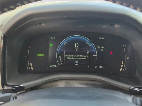 Used 2025 Toyota Camry SE w/ Convenience Package image 9