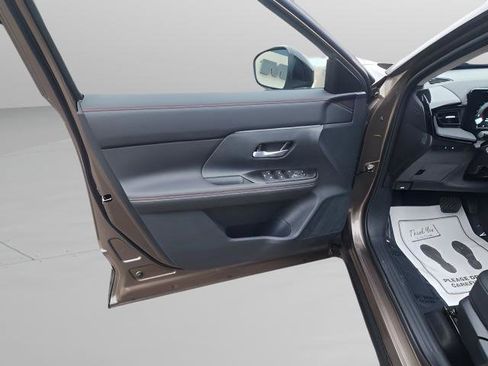 New 2026 Nissan Kicks SR w/ SR Premium Package image 7