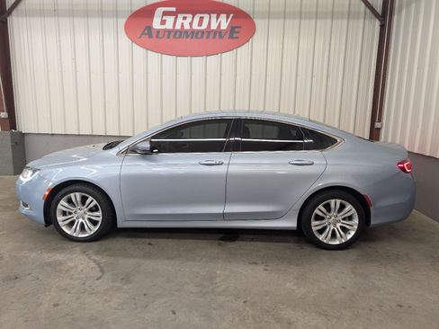 Used 2015 Chrysler 200 Limited w/ Convenience Group FWD image 16