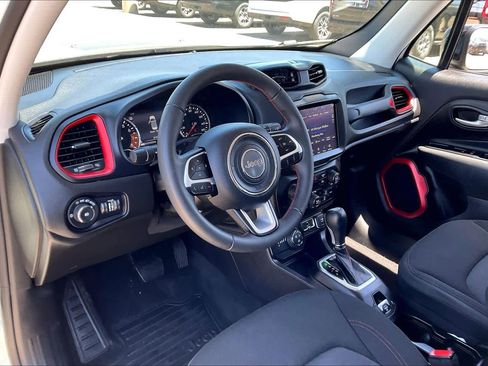 Used 2023 Jeep Renegade Trailhawk AWD/4WD image 17