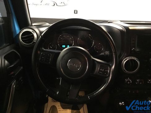 Used 2018 Jeep Wrangler Unlimited Sahara w/ Dual Top Group AWD/4WD image 45