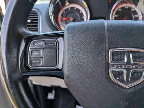 Used 2019 Dodge Grand Caravan SXT FWD image 41