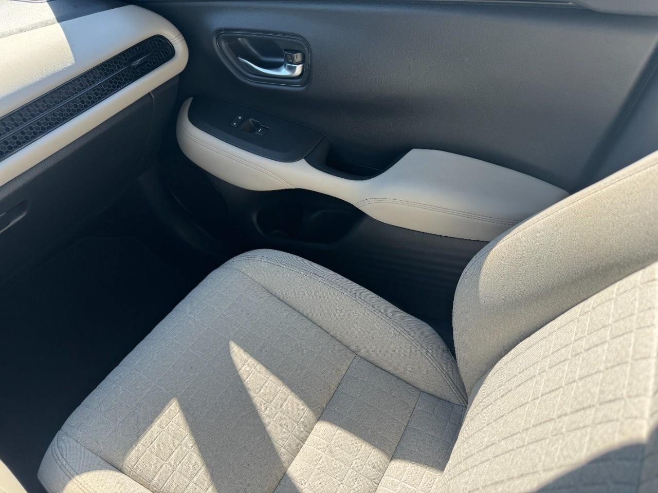 Certified 2025 Honda HR-V LX image 16