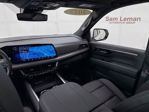 Used 2025 Chevrolet Tahoe Z71 w/ Comfort Package image 27